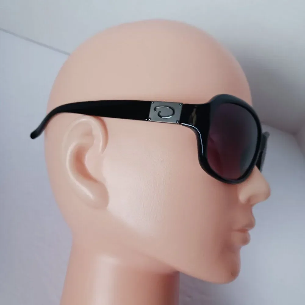 Oscar De La Renta Black Dark Lens Sunglasses Rounded Square